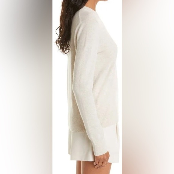 Vince Cashmere & Wool Sweaters Easy Fit Crewneck Light Beige EUC Size - M - Picture 2 of 11